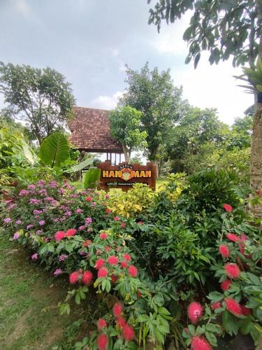 Karanganyar Villa | Kebun Hanoman Villa