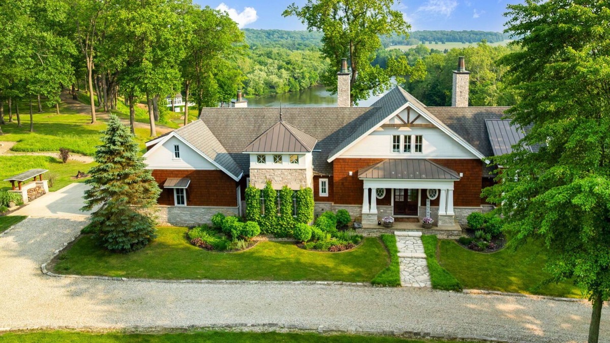 Niles House | Keenan Hollow Farm | 100+ Acres on River Sleeps 18 5BR/4.5BA