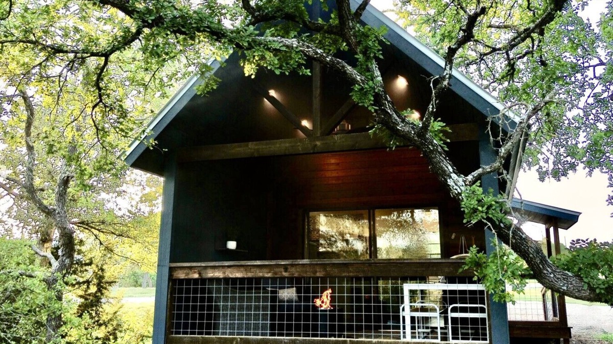 Dripping Springs Apartment | Keep it Cozy, Cabin w/ view and Pro Coffee Setup