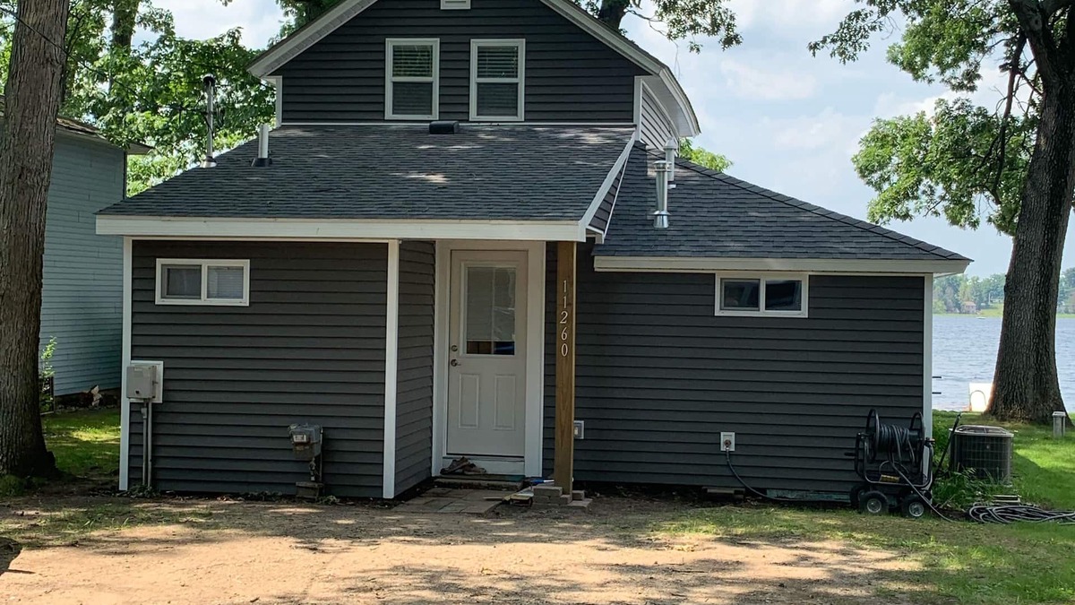 Delton House | "Keep It Reel" Lakefront Cottage on Upper Crooked Lake Delton, MI $1400/week