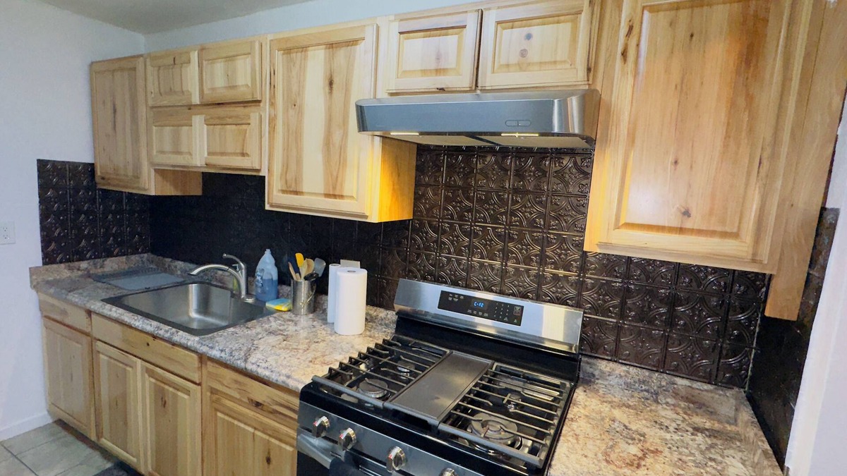 Sayles Blvd. Area House | Keep it simple at this peaceful and centrally-located place.