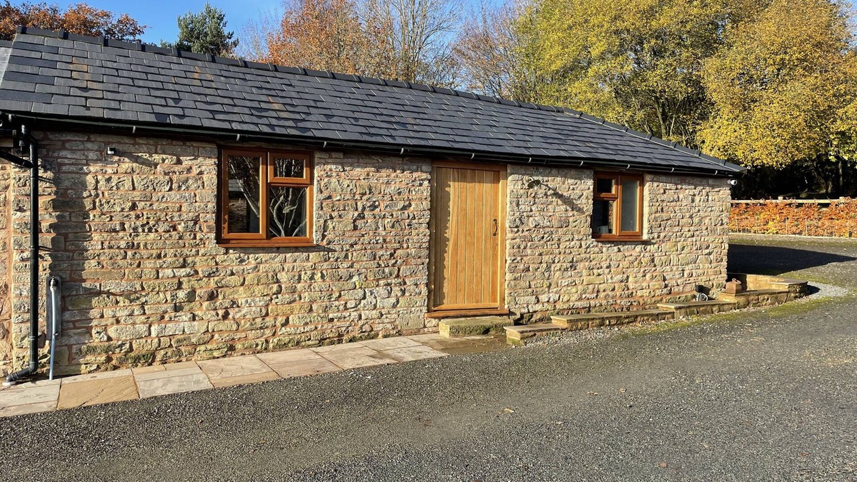 Bringsty House | KEEPERS BARN, pet friendly, character holiday cottage in Bromyard