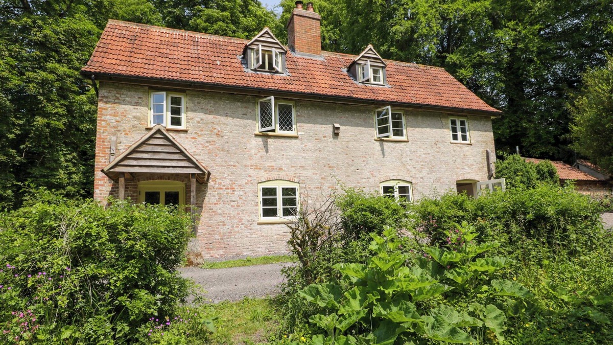 Devizes House | KEEPERS COTTAGE, pet friendly, character holiday cottage in Devizes
