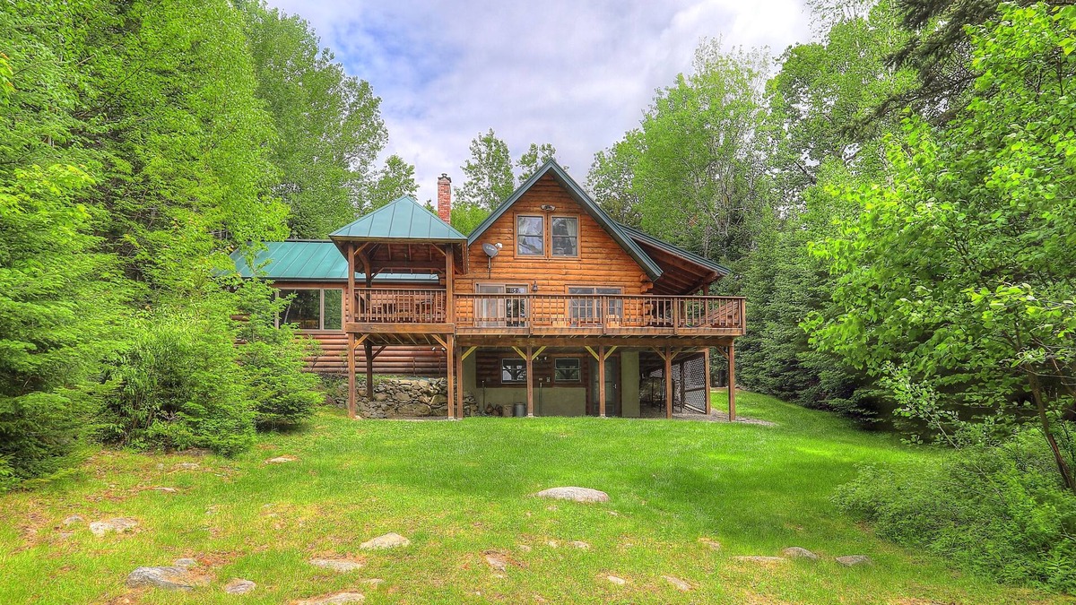Rangeley Plantation House | Keewaydin Lodge - Beautiful home on Mooselookmeguntic Lake