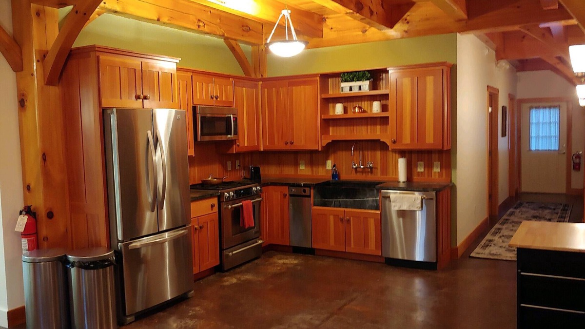 Salisbury House | Keewaydin Suite @ Waterhouses