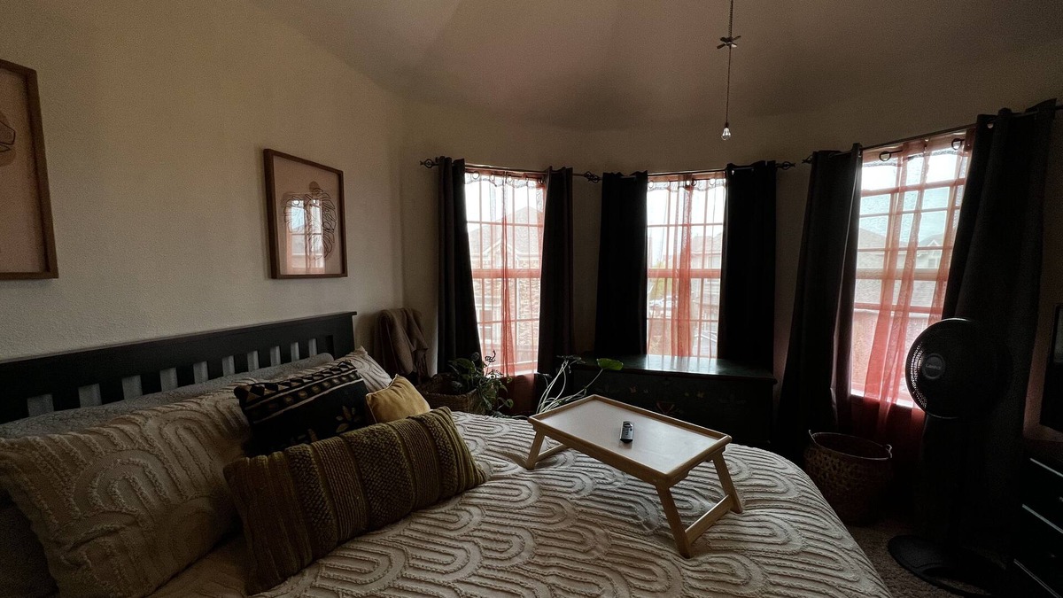 Little Elm House | Keith & Bea’s Plantation Stay by Frisco PGA-A Room