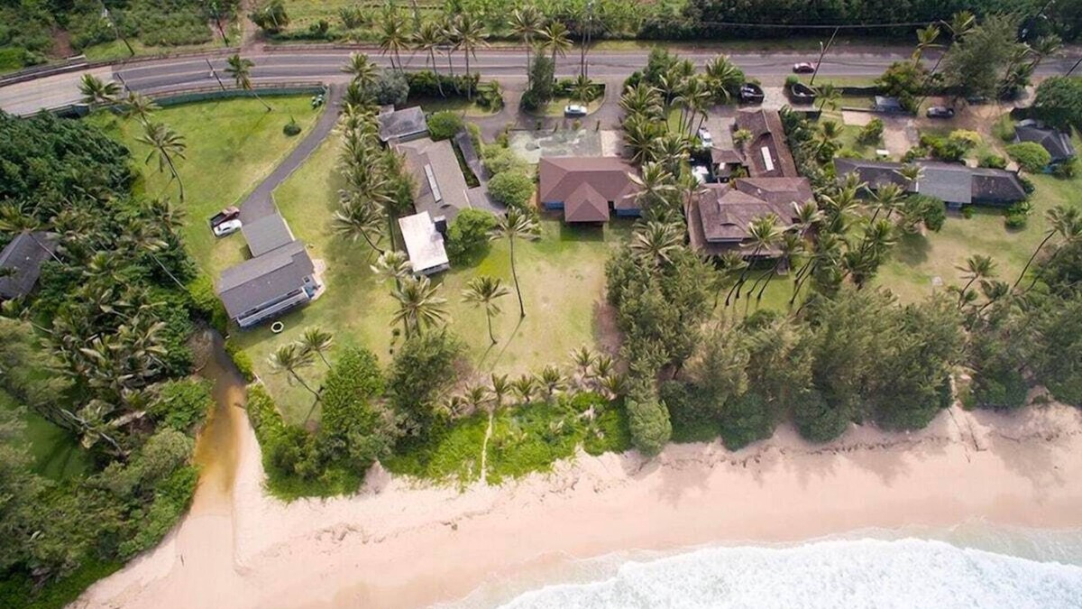 Laie House | Kekela Iki Beachfront- Semi-Private Beach, Jacuzzi