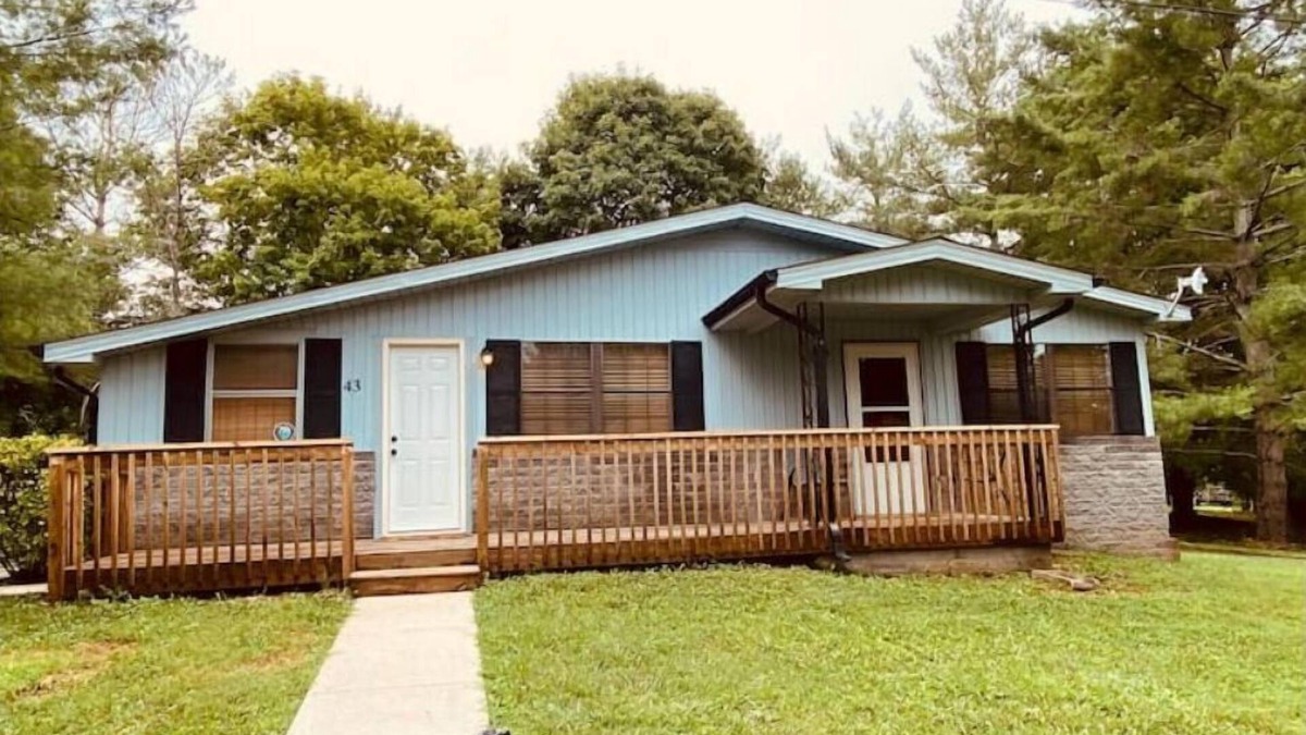Sloans Valley House | Kellerman’s at Villager-Pool, Resort Dock