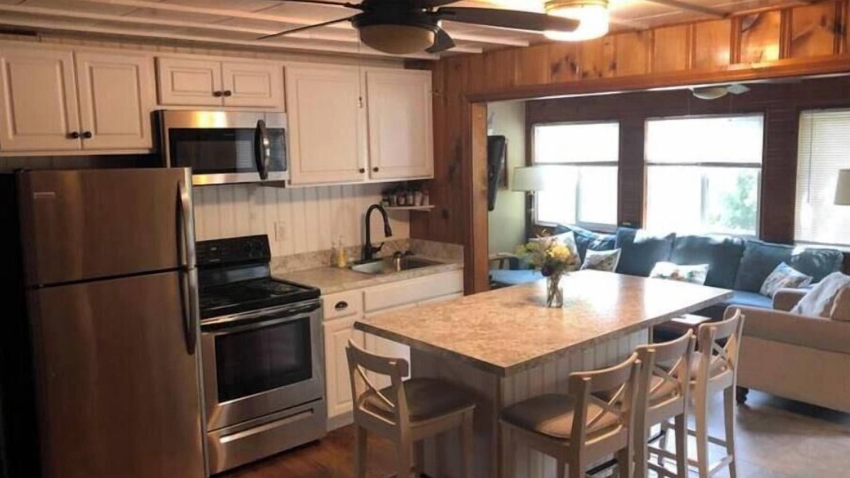 Kelleys Island Cabin | Kelleys Island Cabin Fever/Duplex Unit 1
