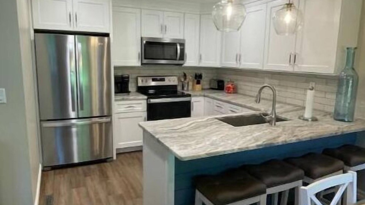 Sandusky Apartment | Kelleys Island Modern Condo