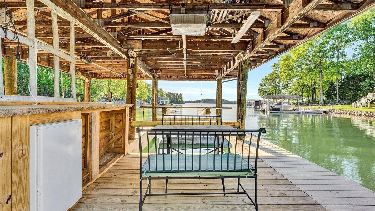 Penhook House | KELLY KOVE-BEACH AREA, NICE COVE