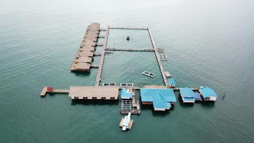 Tanjung Pinang Resort | Kelong Pancing Madu Tiga