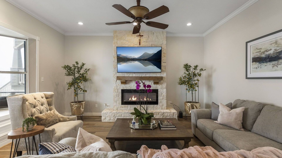 Kemah House | Kemah's Bayfront Getaway with Pool