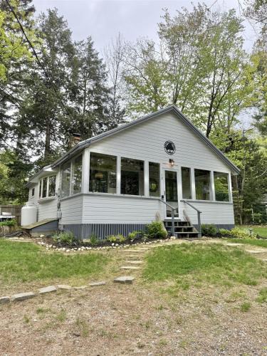 Sebago Villa | KENDALL COTTAGE LIMIT 6 villa