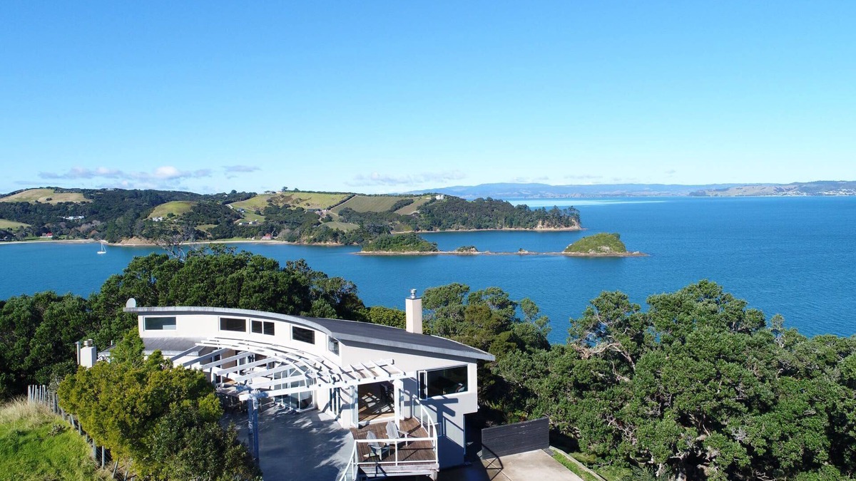 Surfdale House | Kennedy Point Vineyard Estate