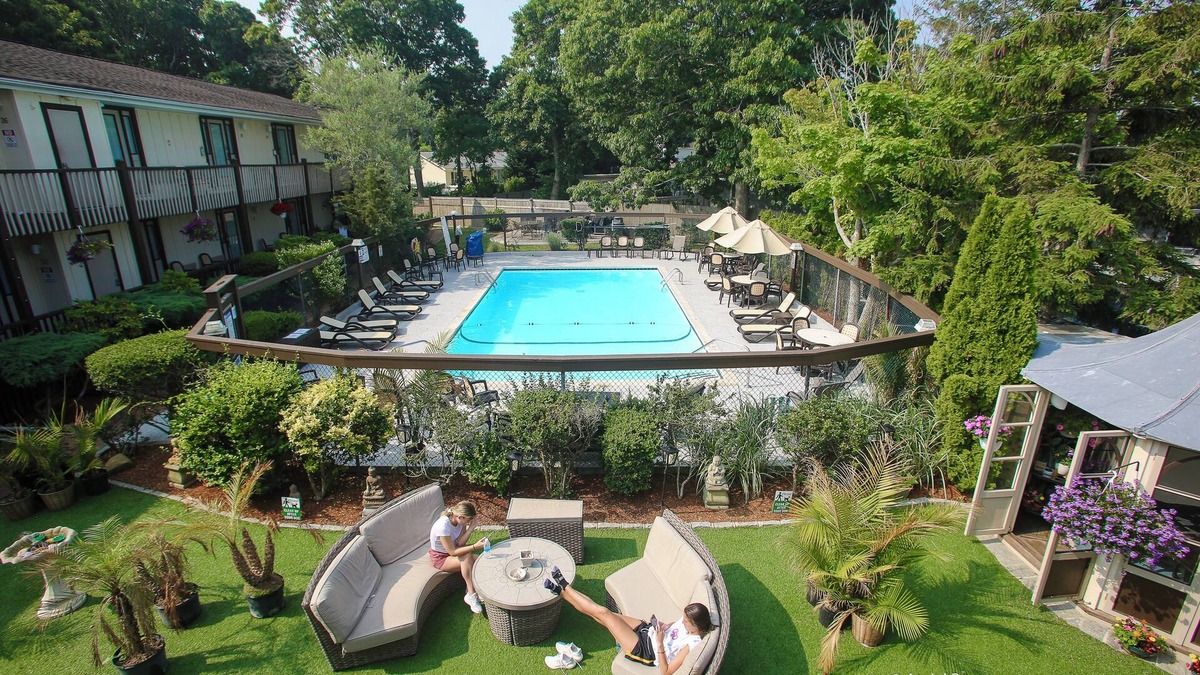 Culloden Shores Hotel | Kenny's Tipperary Inn