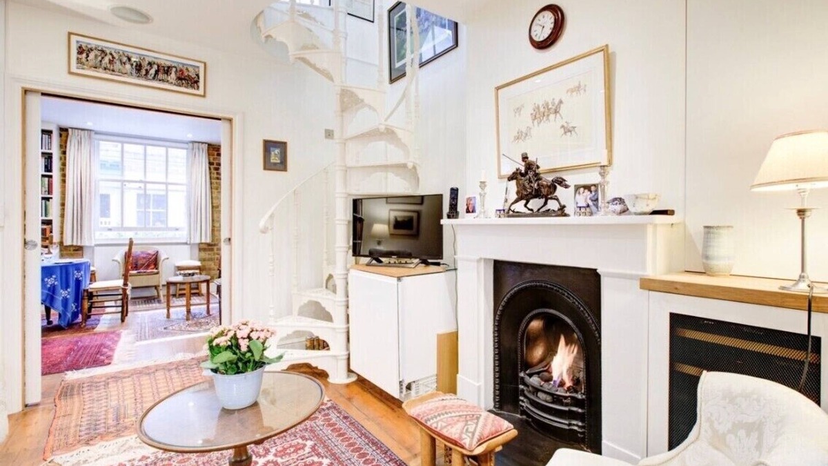 South Kensington Apartment | Kensington Mews: 2 Bed Maisonette - Roof Terrace