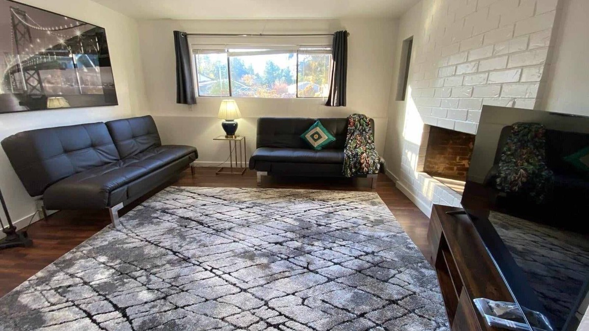 Covington House | Kent - Entire Lower Floor - No Pets, Severe Allergies!