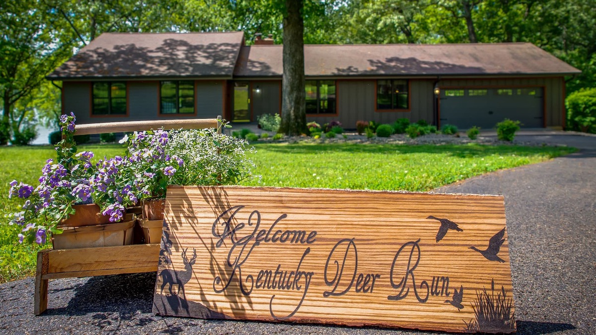 Benton Cabin | Kentucky Deer Run- Wheelchair Accessible, Lakefront, Private Dock, Fully Updated