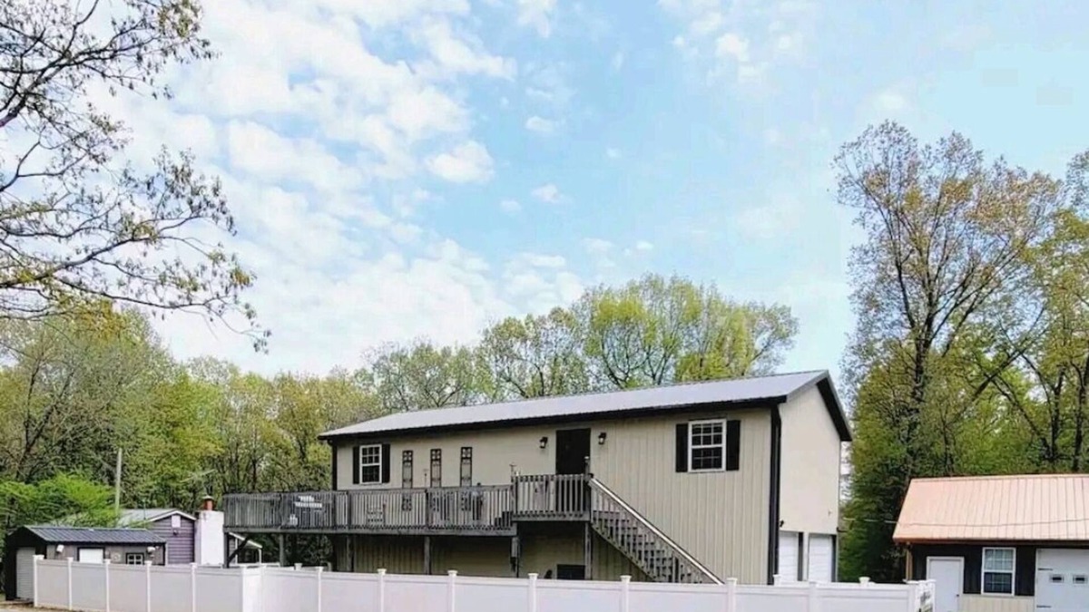 Gilbertsville House | Kentucky Lake Oasis