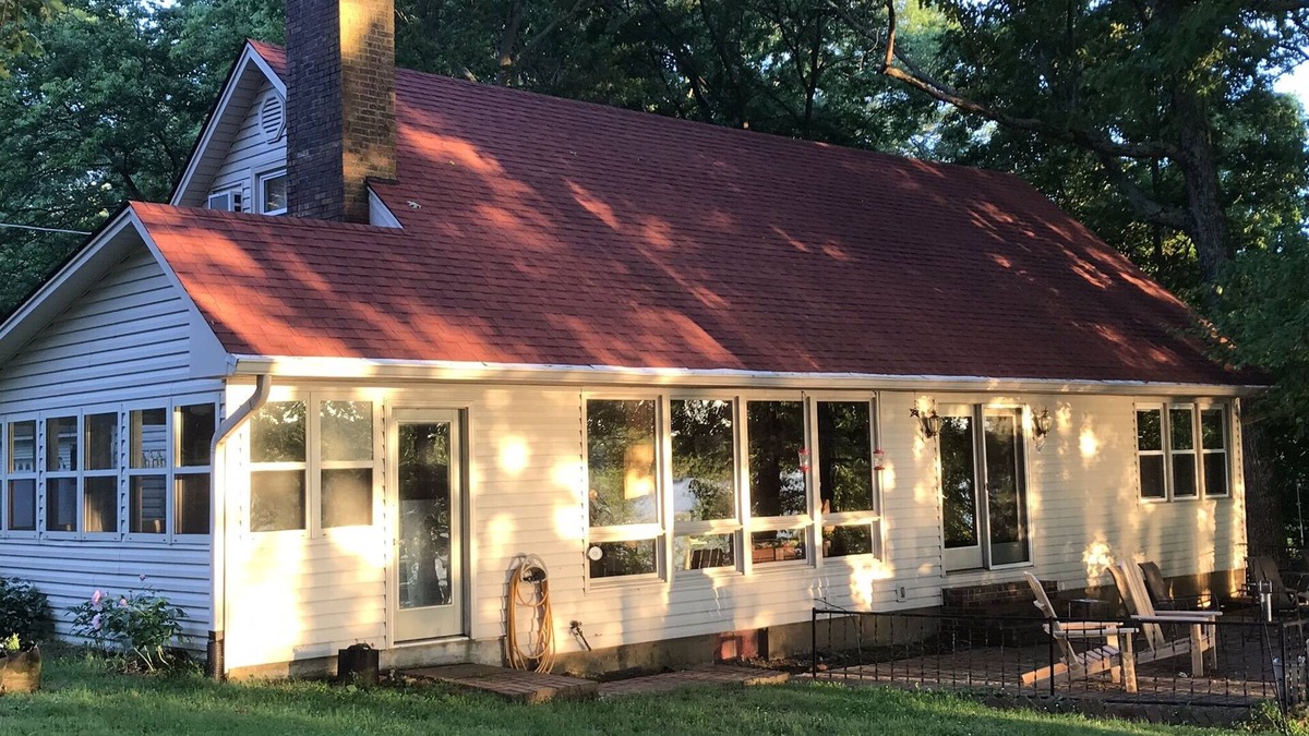 Hardin House | Kentucky Lake Waterfront Home, dock, 4 large BR, new kitchen in 2019