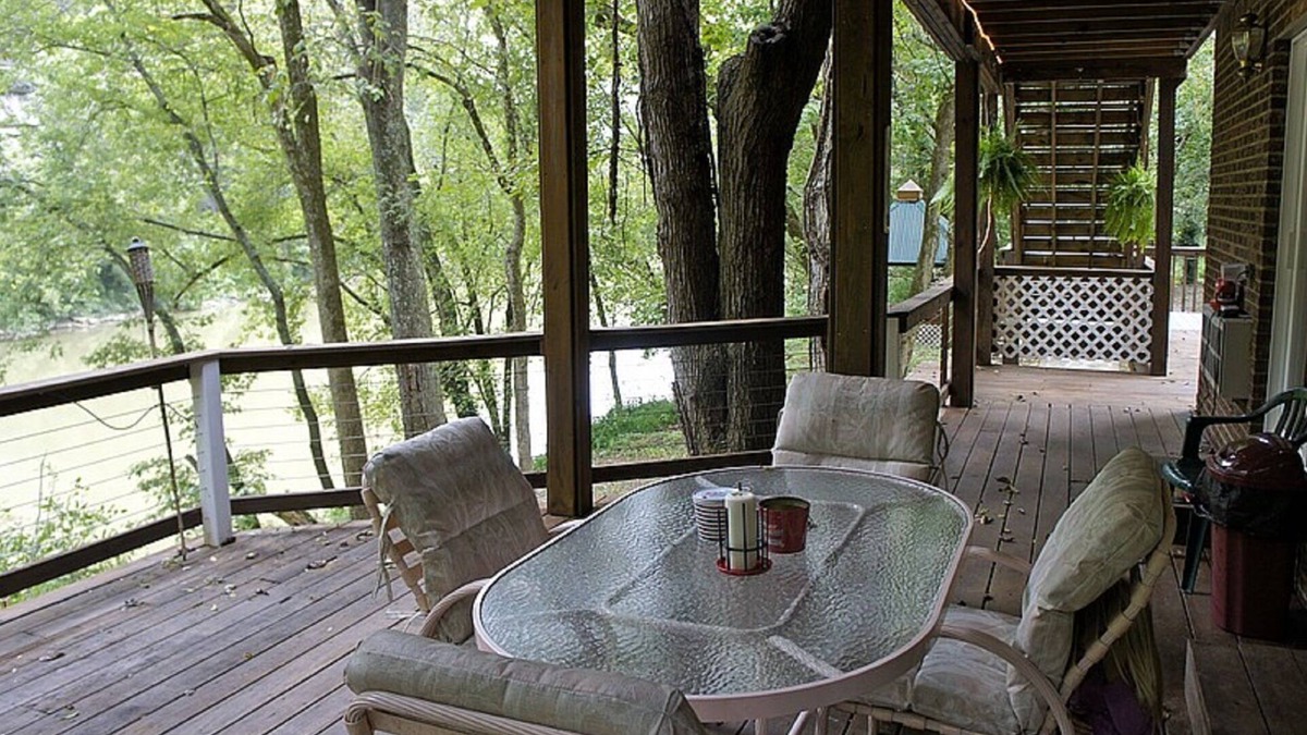 Lexington Cottage | Kentucky River Cottages ~ 2nd Floor Suite ~ On The Bourbon Trail!