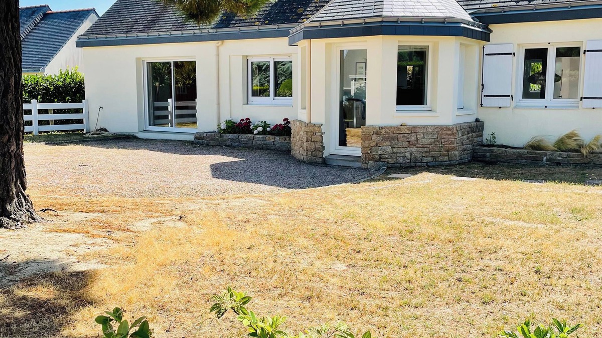Penestin House | KerDesAmis: recently renovated; 300 m walk to the beach