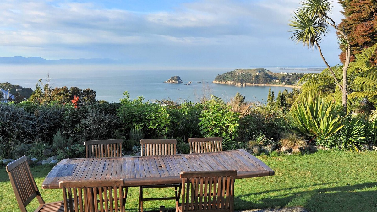 Ngaio Bay Cottage | Kereru at Kaiteriteri - Kaiteriteri Holiday Home