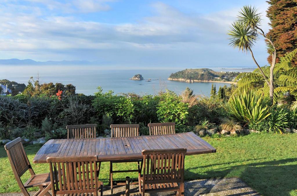 Ngaio Bay House | Kereru at Kaiteriteri - Kaiteriteri Holiday Home