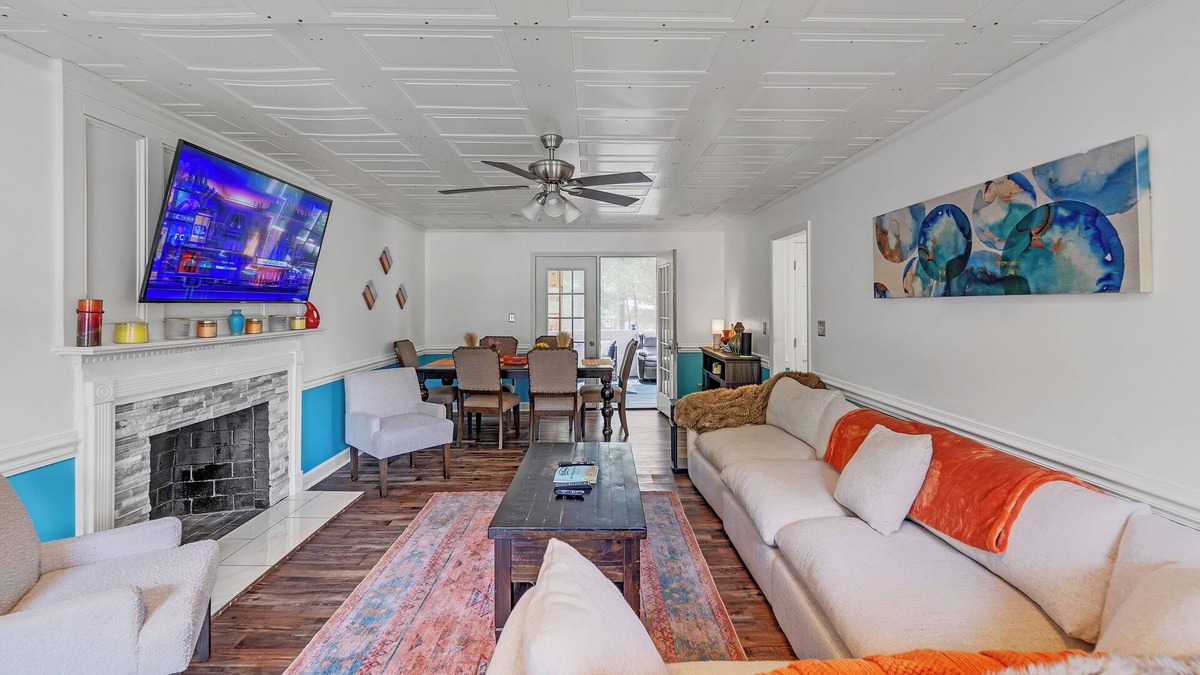 Kernersville House | Kernersville Hot Tub Pool Arcade Gym Wifi Coffee