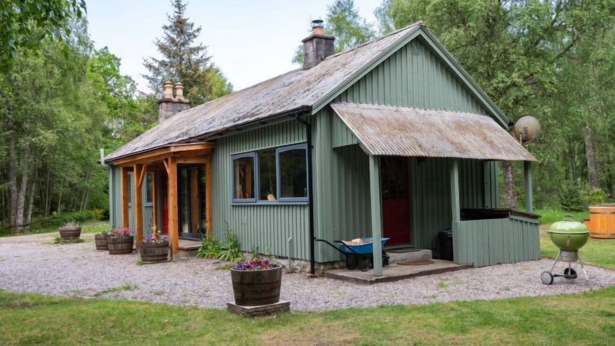 Beauly House | Kerrow Cottage by Interhome