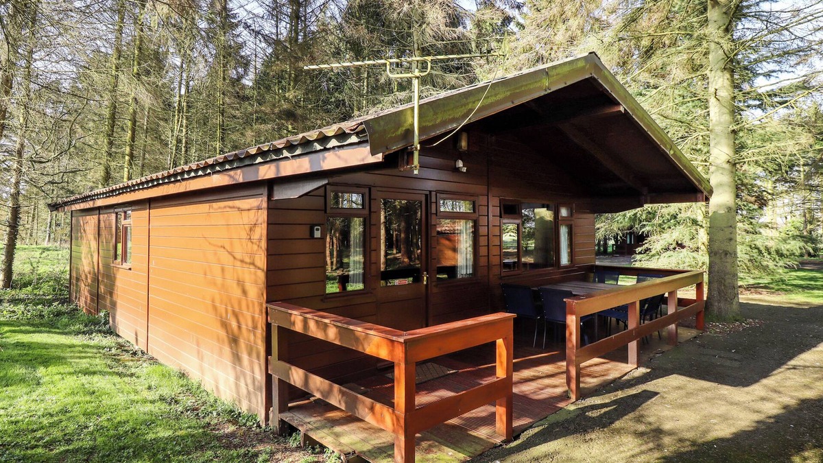 Alford Cottage | KESTREL, pet friendly, country holiday cottage in Alford