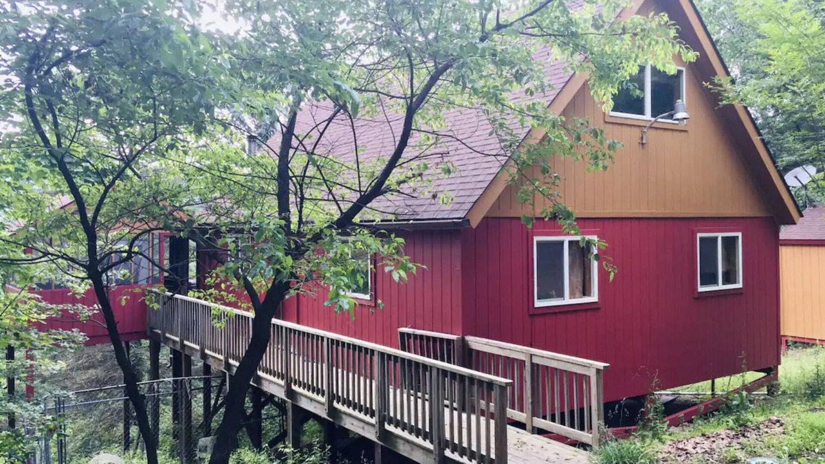 Bergton Ski Chalet | Ketchup and Mustard Mountain Chalet