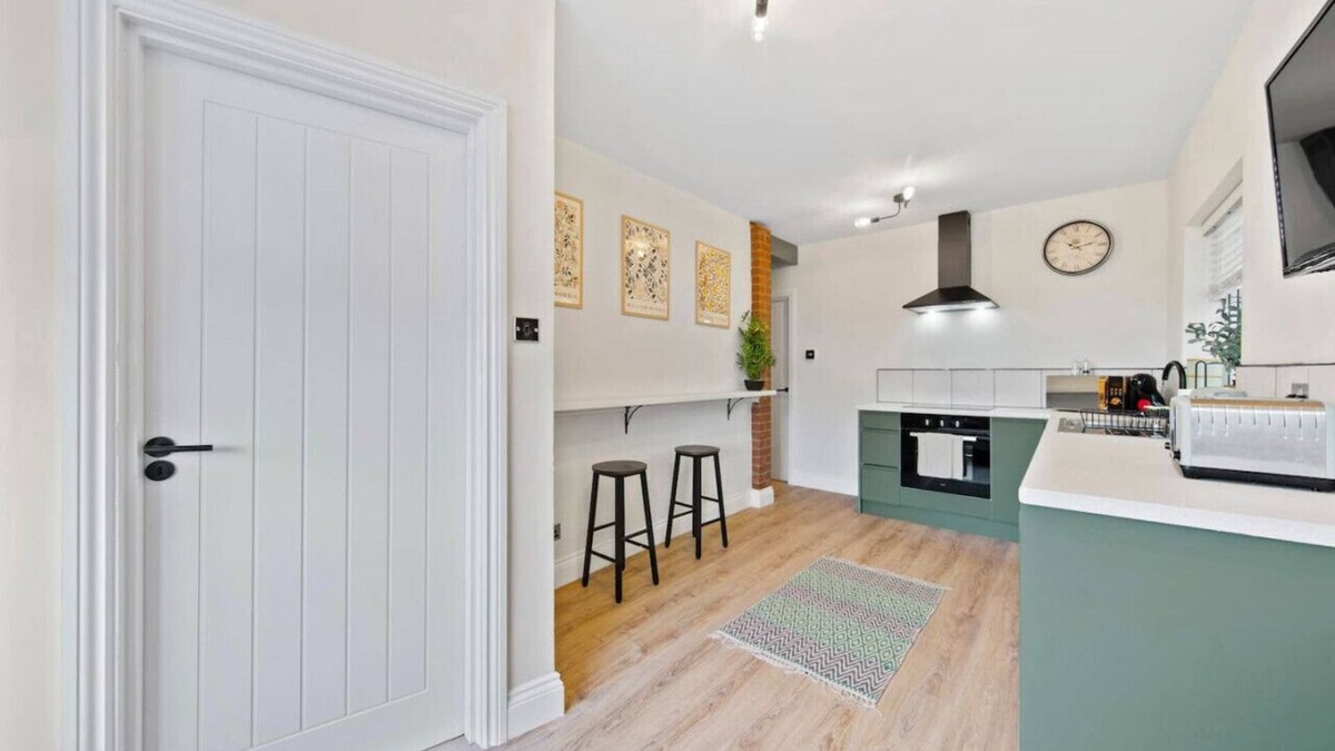 Kettering Apartment | Kettering Central - Exquisite Apartment