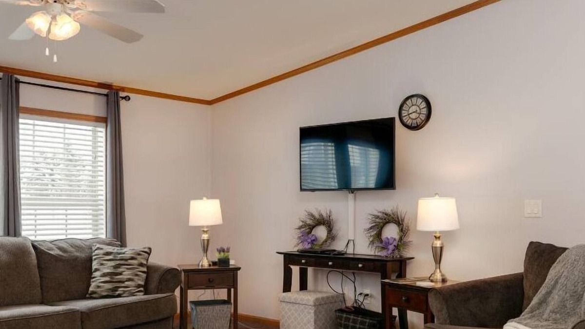 Gaines House | Kettle Creek Vista: Incredible Views!