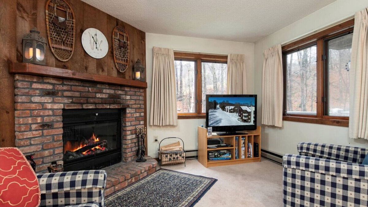 Ludlow Condo | Kettlebrook 2BR/2 Bath - Great Spot for a Skiing Family or Couples