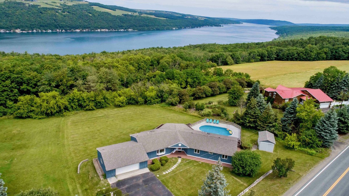 Hammondsport House | Keuka Glory-A beautiful home overlooking Keuka Lake!
