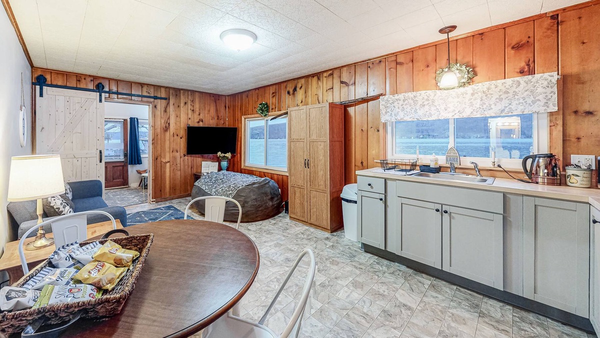 Pulteney Cottage | Keuka Lake-front cottage near vineyards with free WiFi, deck, & private grill