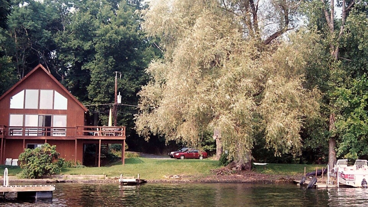 Town of Jerusalem Cottage | Keuka Lake! Vacationing at its best On 120 Feet Of Private Level Lakefront.