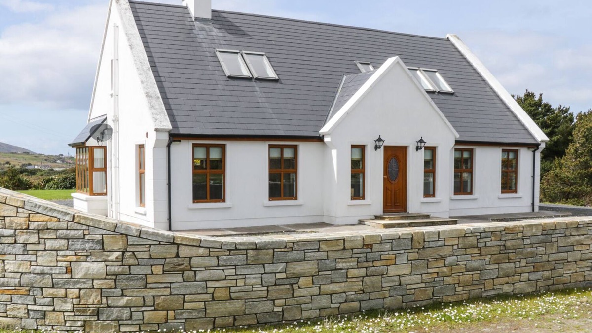 Doogort House | KEVIN'S HOUSE, pet friendly in Achill Island, County Mayo