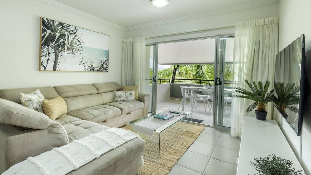 Kewarra Beach Apartment | Kewarra Beach Coastal Retreat 2BR Apt - Pool/BBQ