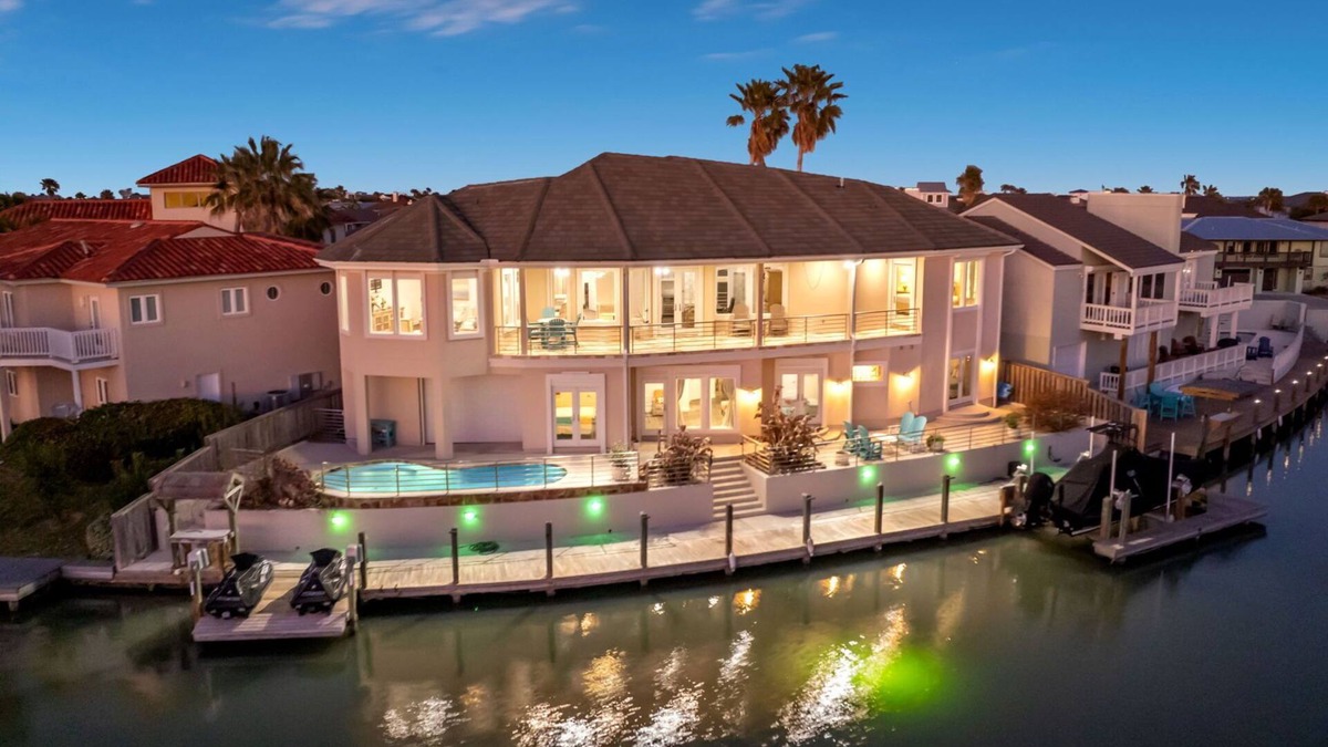 Key Allegro House | Key Allegro, Sparkling Private Heated Pool, 117' Dock, Grill and 2 Kayaks.