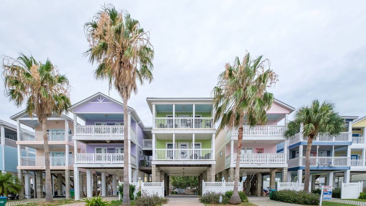 Cedar Key House | Key Lime Cottage! Perfect and Close to everything!