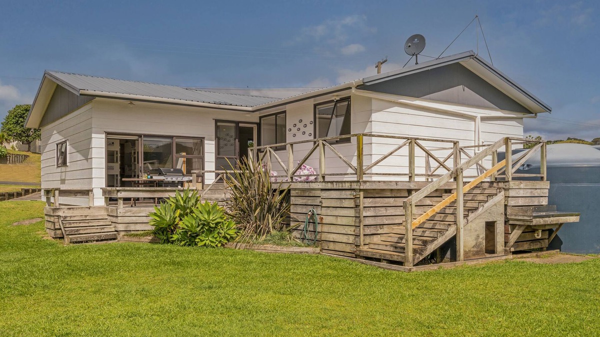 Whangapoua House | Key to Whangapoua - Whangapoua Holiday Home