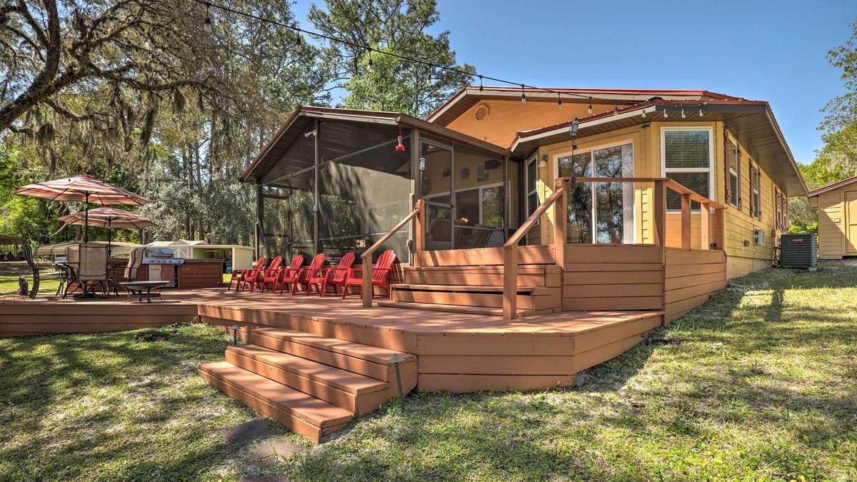 Melrose Cabin | Keystone Heights Lakefront Cabin - Fire Pit, Grill