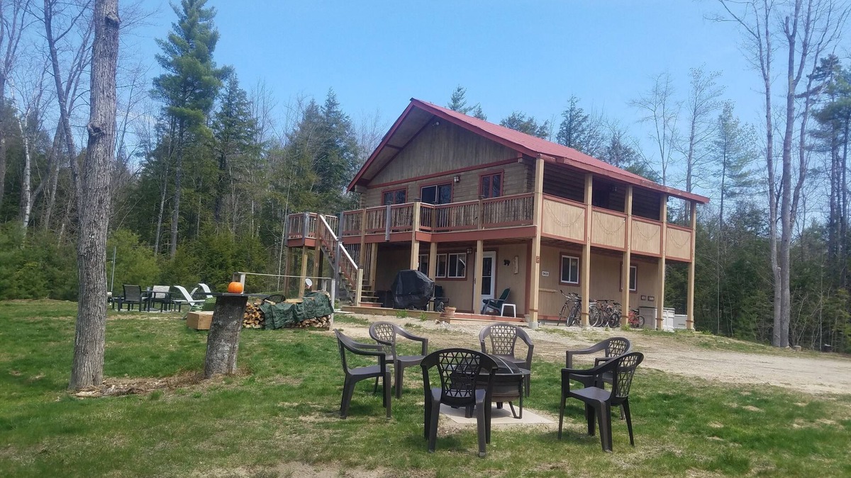 Center Lovell House | KEZAR LK, Dogs w/fee,8.6 ml Pleasant Ski, 1ml Golf/beachs/trail/snowmobile accnn