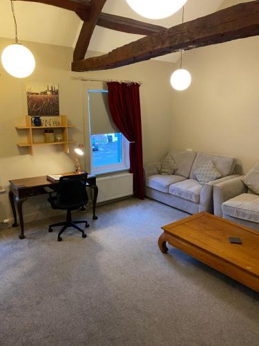 Dalston Apartment | Kezbah 1, 22 the square centre of Dalston village