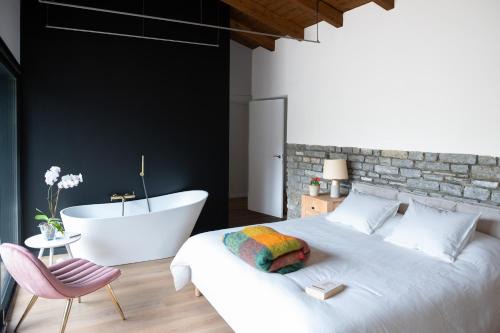 Lezama House | KH Lezama Suites, Breakfast & Laundry LBI00530
