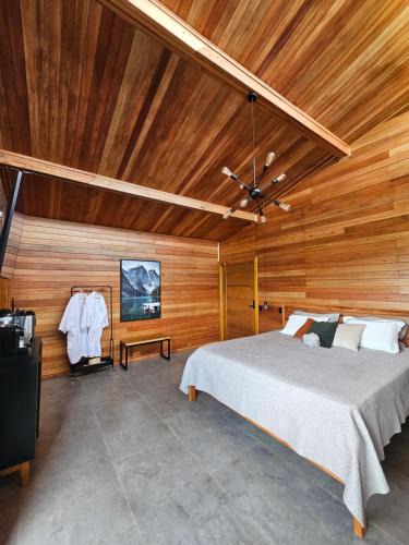 Jaboticatubas Ski Chalet | Khaya Chalés - Chalés de Luxo na Serra para Casais com Hidro