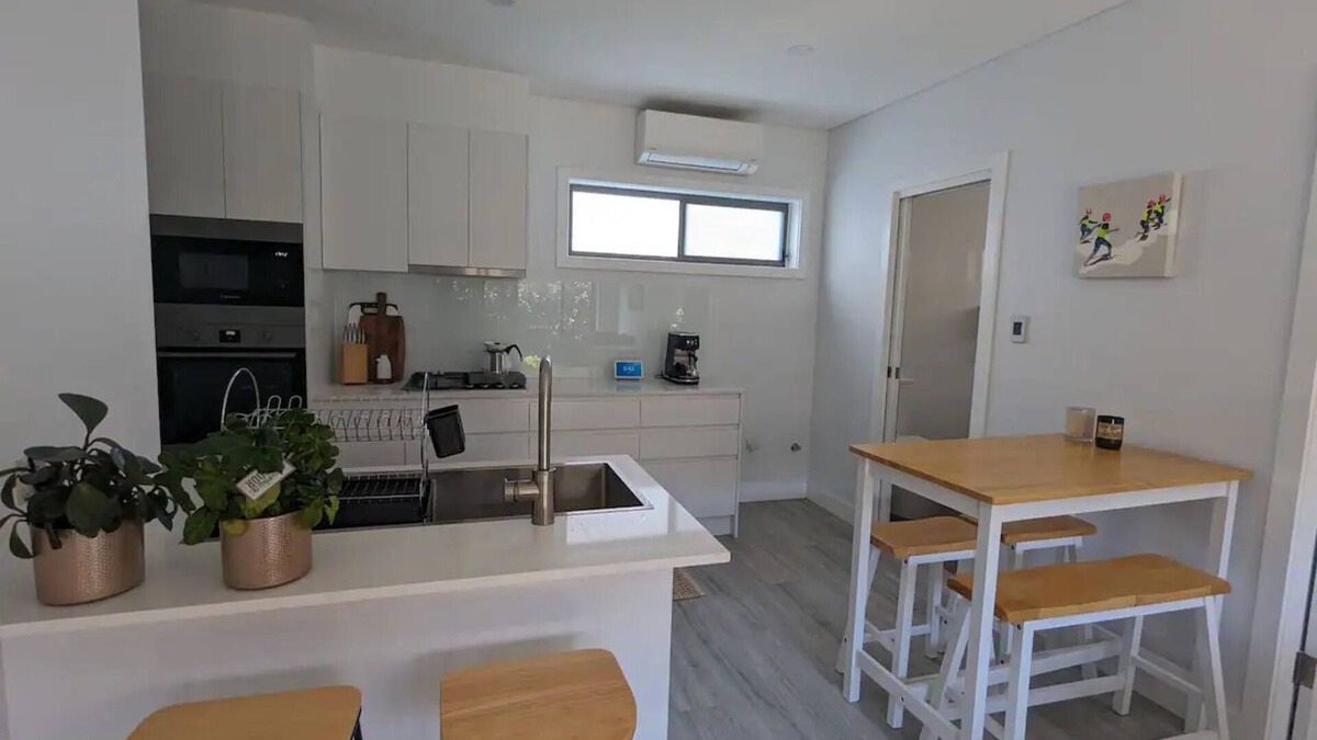 Belmore House | Kick back and relax in this calm and stylish space in Belmore NSW